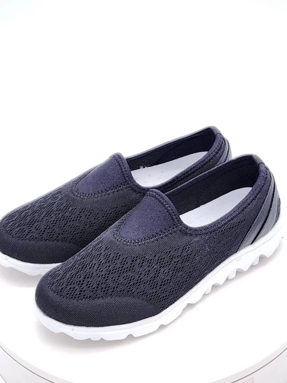 Propet Travel Active Women's Black Mesh Slip-On Walking Shoes Size 6
